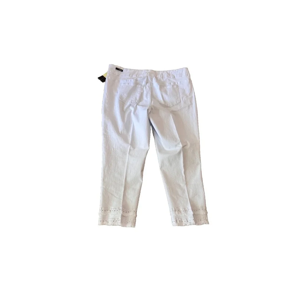 Slim station by‎ multiples eyelet trim embroidery Capri size 22W